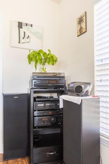 Hidden Gem Hideaway Homely West Melbourne エクステリア 写真